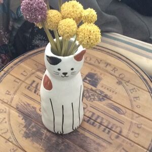 White multi cat vase , ceramic.